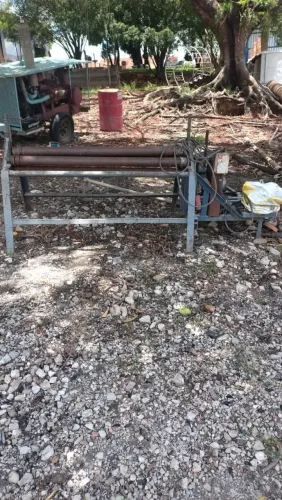 CALANDRA MECÂNICA PIRAMIDAL COM 1.550 MM