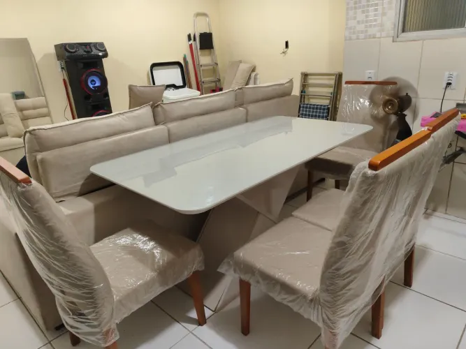 Mesa de Jantar 6 Cadeiras Retangular Off White e Saara Fienze.