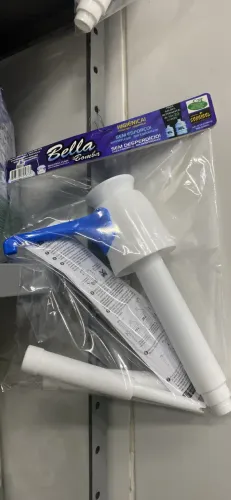 Bomba manual para galão de água