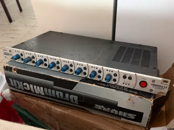 Mic/Line Pré Amp Pressonus Digimax LT - 8 canais 