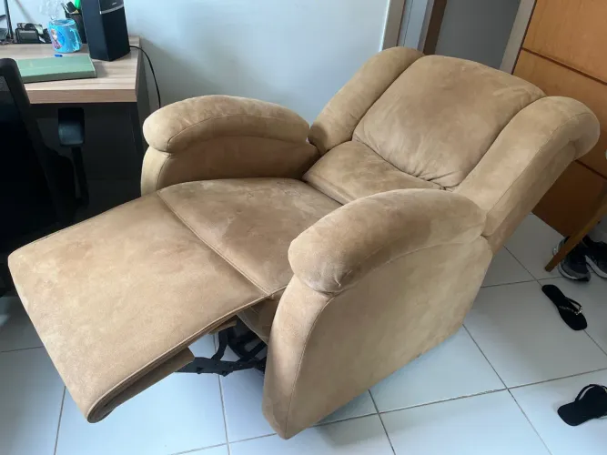 Poltrona do papai reclinável, tecido suede, com balanço