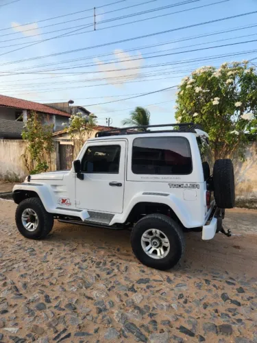 Troller T-4 4X4 3.0 TB Int. Cap. Rígida Diesel 2009