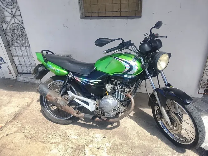 vendo YBR 125, moto boa muito econômica