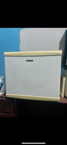 FRIGOBAR GELANDO MUITO