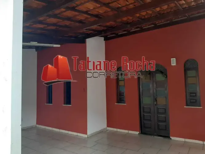 Vendo excelente casa em rua pública no bairro Cidade Nova.