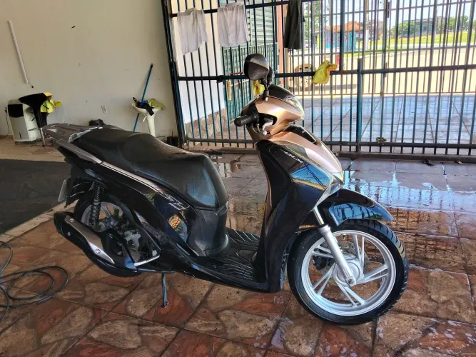 Vende SHI 150 Honda automática