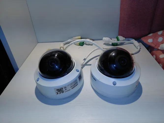 2 câmeras dome hikvision