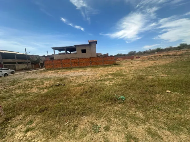 LOTES COMERCIAIS NO CARMELO