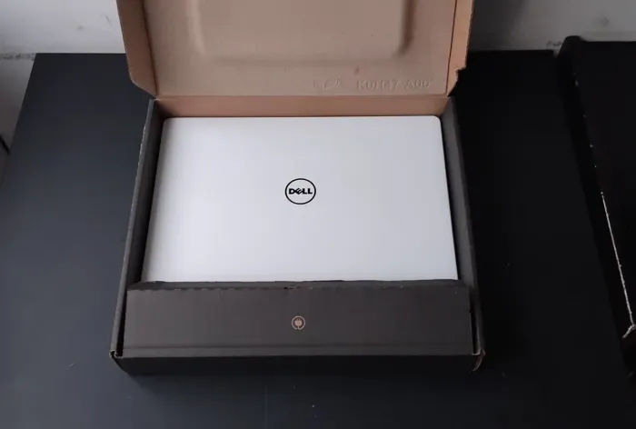Notebook DELL i5/ 16GB/ Placa de Vídeo