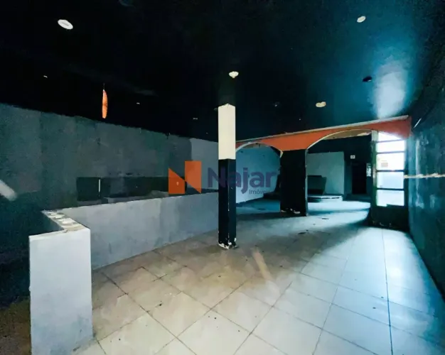 CASA COMERCIAL NO CENTRO