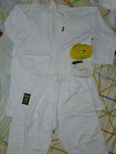 Kimono 2 faixas karaté 