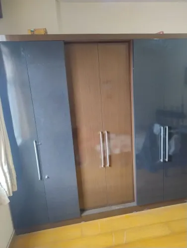 Guarda roupa de 6 portas
