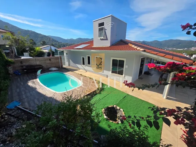 CASA VISTA MAR A VENDA 5 QUARTOS, 2 SUITES, 3 VAGAS CACUPE - R$ 2.500.000,00