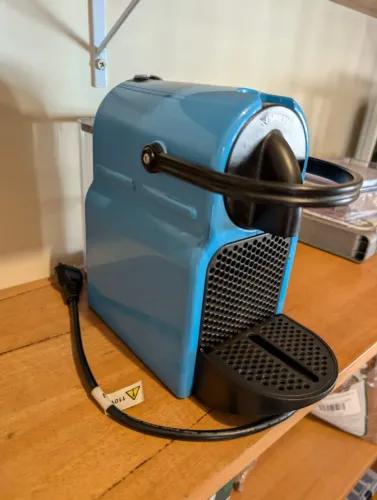 CAFETEIRA NESPRESSO INISSIA 110V - EDICÃO LIMITADA