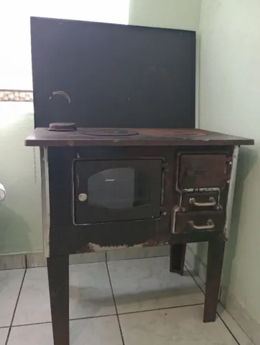 Vendo fogão a lenha ferro fundido marca Fornos Pinhal N°2
