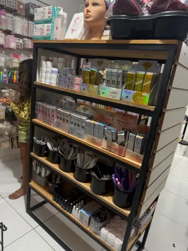 Prateleira para centro de loja