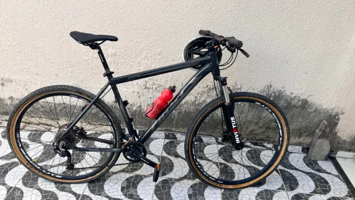 Bicicleta First Aro 29 Quadro 21
