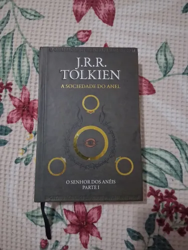 Livro de Senhor dos Aneis - Livro 1