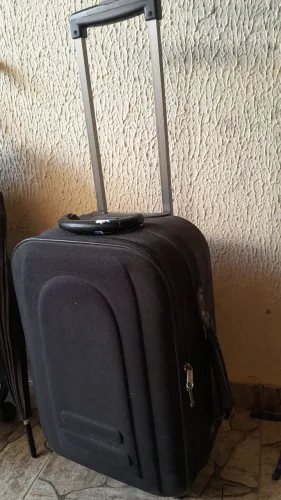 Mala de viagem pequena em tecido