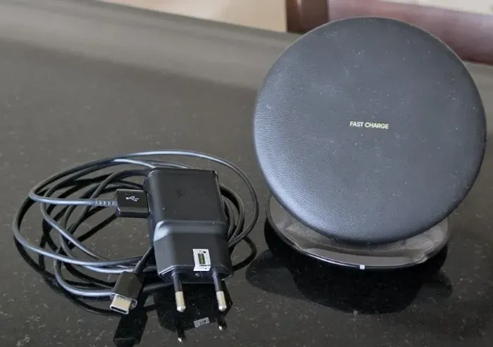 2 Carregadores Wireless Fast Charge Afc Samsung Indução Sem Fio Cor Preto