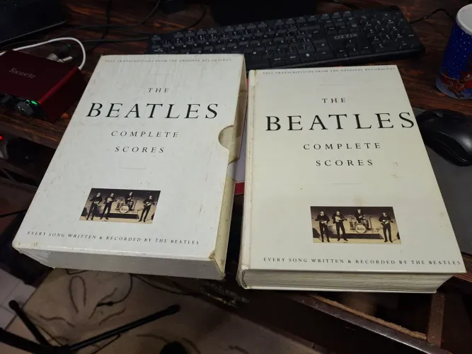 Livro The Beatles complete scores