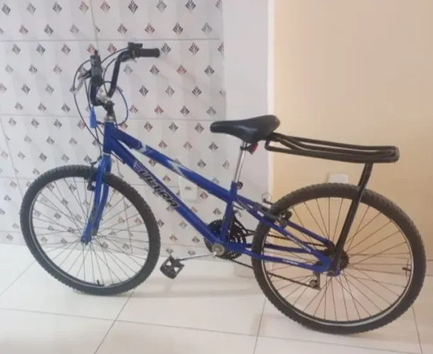 Vendo uma bicicleta