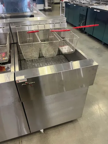 Fritadeira elétrica 38L zona fria - trifásica 380v - pronta entrega