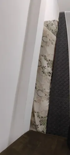Box e colchão de solteiro