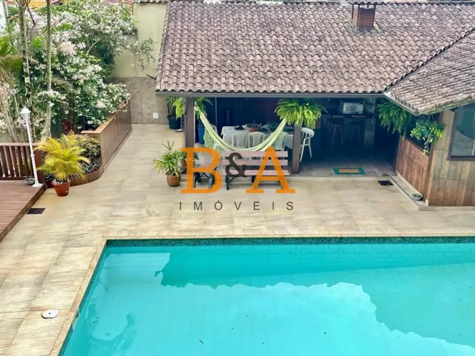 B&A Vende Linda Casa em Condomínio Fechado Petrópolis