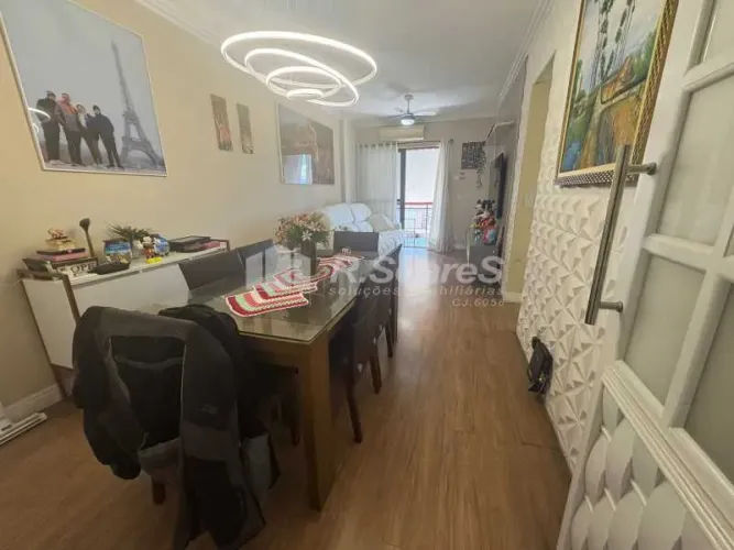 Apartamento 03 quartos com suíte e dependência completa, rua das Azaleas, Vila Valqueire