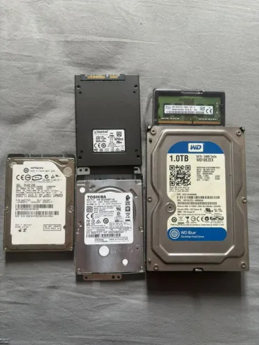 Lote peças PC/Notebook - SSD 120GB + RAM 4GB DDR4 + 3 HDs (2x1TB+250GB)