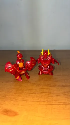 Bakugan Linehalt e Aranaut