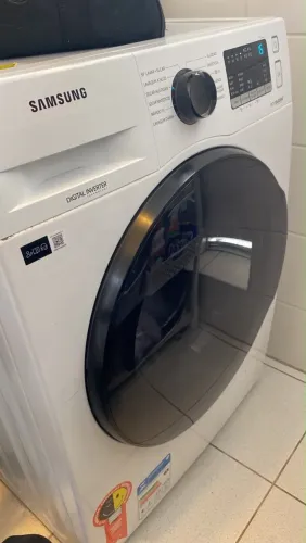 Máquina de lavar / lava e seca