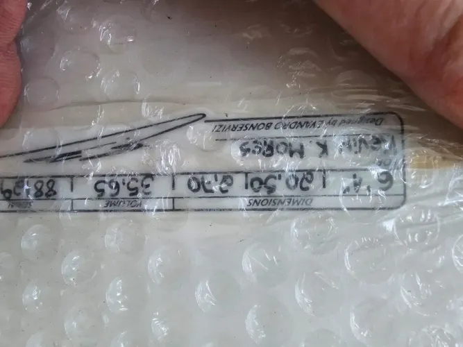 Prancha de Surf Nova 6?4 35,65L - 19 3/8 x 2 1/2 - Nunca Usada