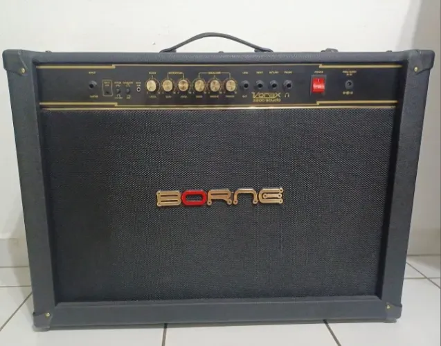 Amplificador Borne Vorax 2200 Studio para Guitarra