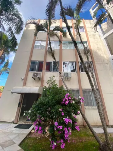 Ótima kitnet para locação no bairro Carvoeira, em frente a UFSC!