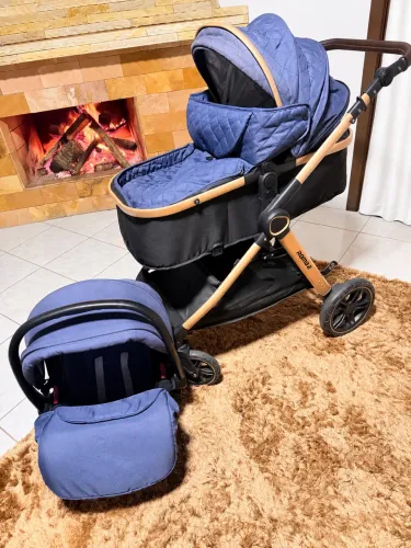Carrinho Moisés com bebê conforto