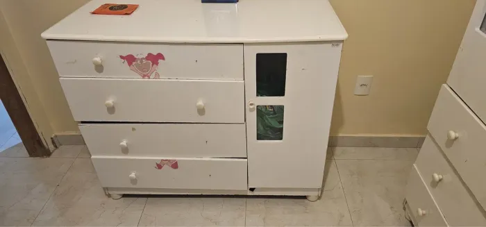 Cômoda e guarda roupa infantil