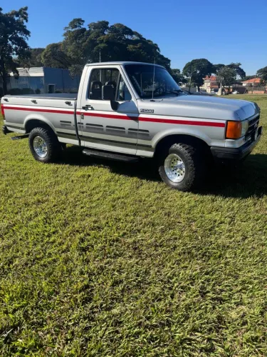 Ford F-1000 Super Diesel / Super Diesel Turbo 1993