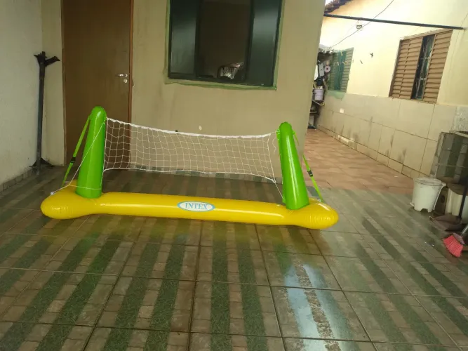 Boia de piscina, vôlei 