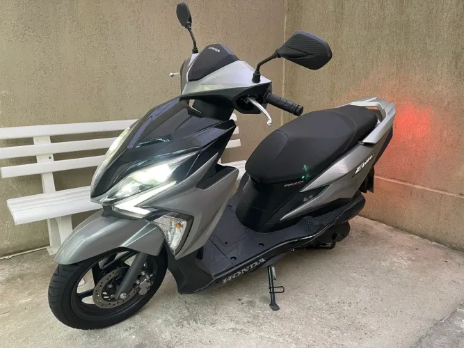 Honda Elite 2024 com apenas 300km