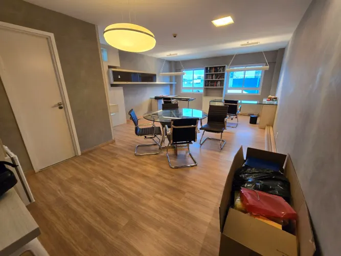 Aligo Sala Comercial com mobilia
