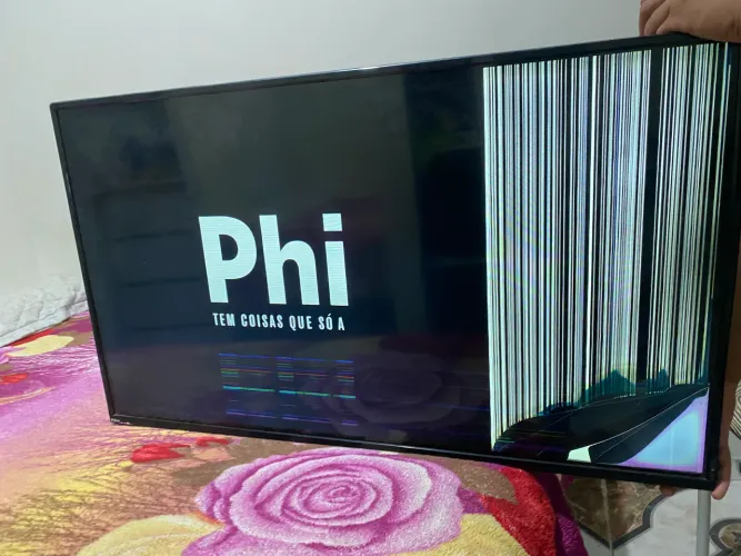 Vendo tv para retirada de peças 