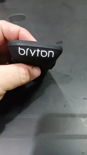 O Bryton Rider S800 é um ciclocomputador GPS de alto desempenho para ciclismo.