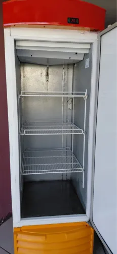 Cervejeira Metalfrio lindíssima ENTREGO