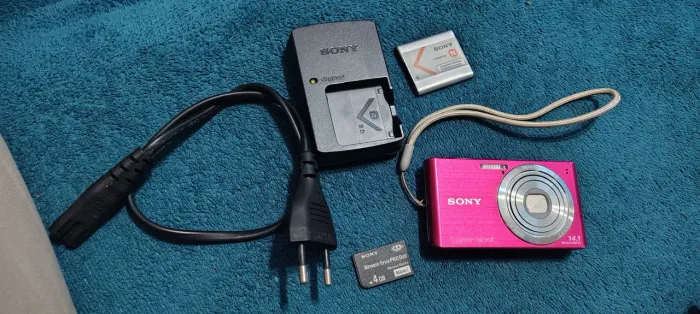 câmera Sony cyber shot novinha original funcionando 