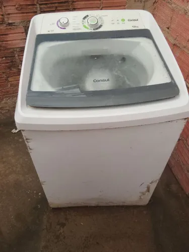Máquina de lavar com defeito, pra tirada de peça