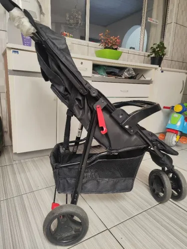 Carrinho de bebê semi novo