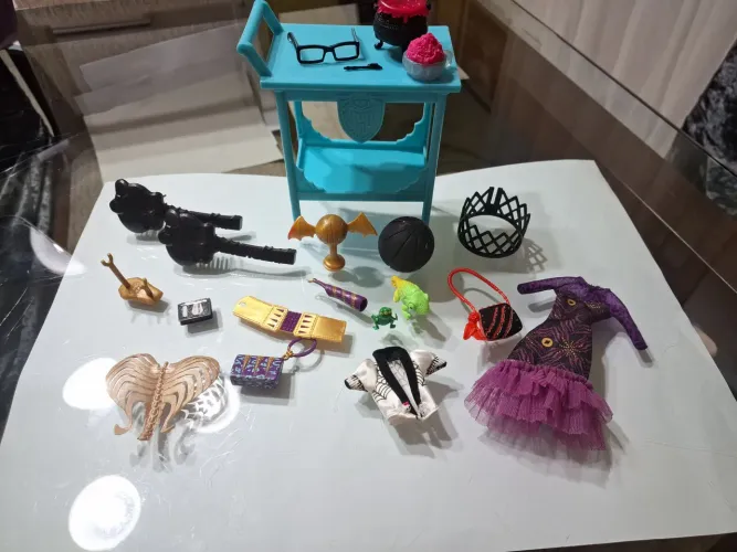 Lotinho acessórios Monster High