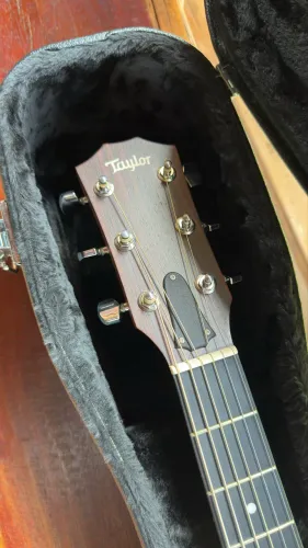 Violão Taylor 114e como novo com case